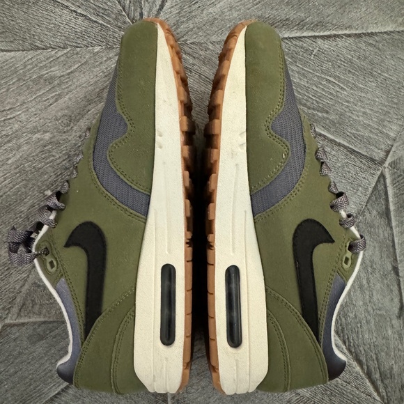 Custom Nike Swoosh Sneakers - Size 8 - Picture 1 of 4